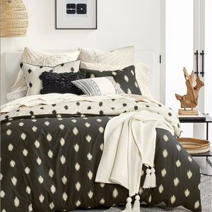 NEW LUCK BRAND king size duvet set with Shams $285
